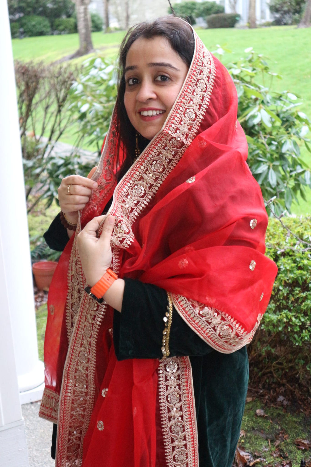 The Noor-e-Laal- Organza Dupatta