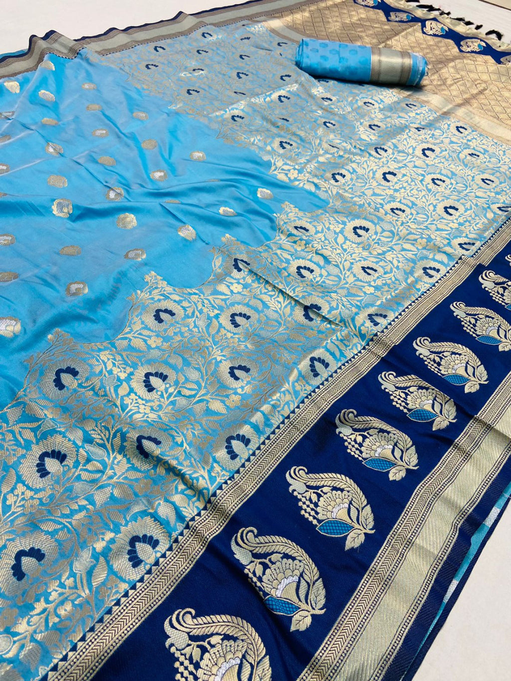 Kanchipuram silk saree with zari weaving work