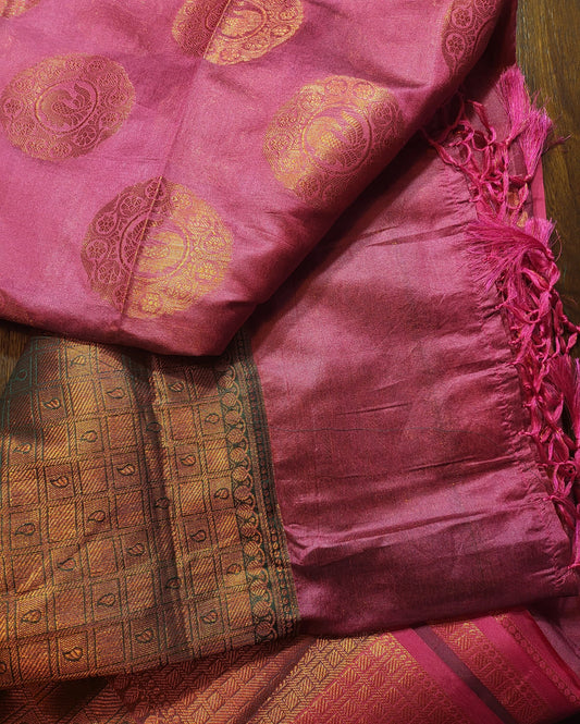 Stunning Magenta Golden Banarasi Silk Saree . Authentic and Handmade Onion Color Sari perfect for functions and festivals. Elegant Saree