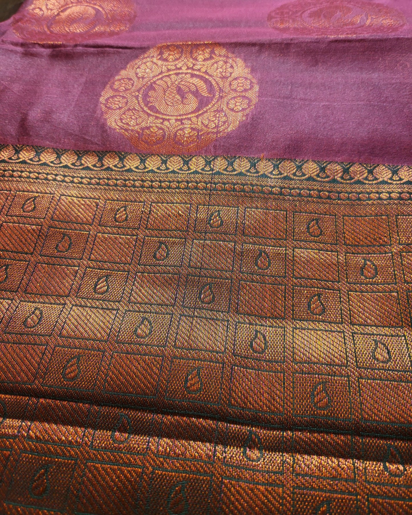 Stunning Magenta Golden Banarasi Silk Saree . Authentic and Handmade Onion Color Sari perfect for functions and festivals. Elegant Saree