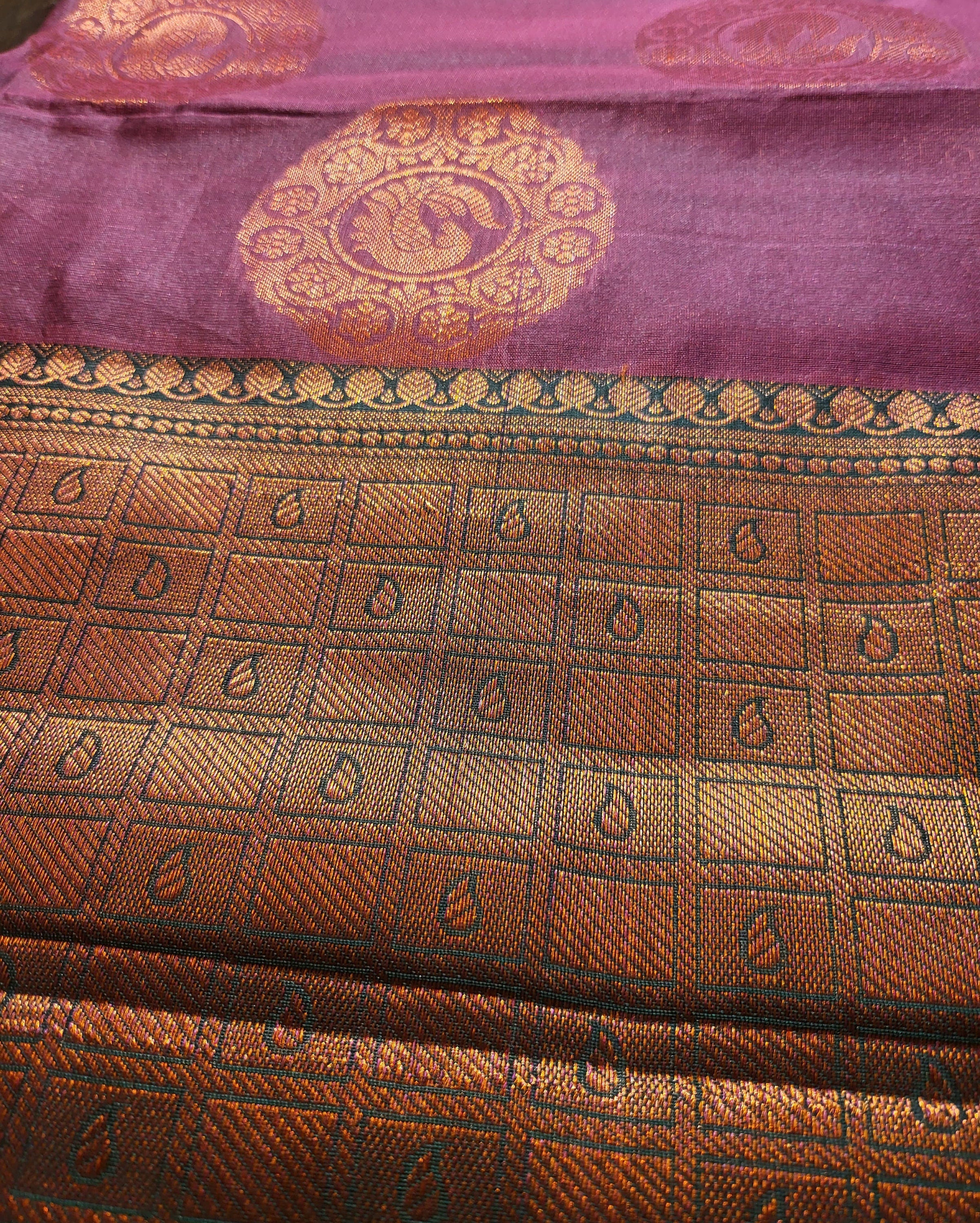Stunning Magenta Golden Banarasi Silk Saree . Authentic and Handmade Onion Color Sari perfect for functions and festivals. Elegant Saree