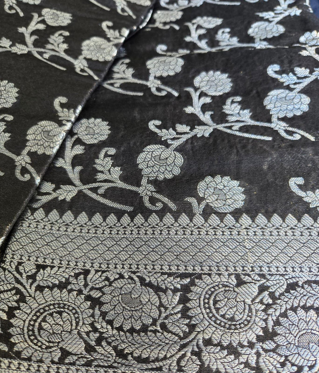 Royal Black Bliss: Kosa Silk Saree