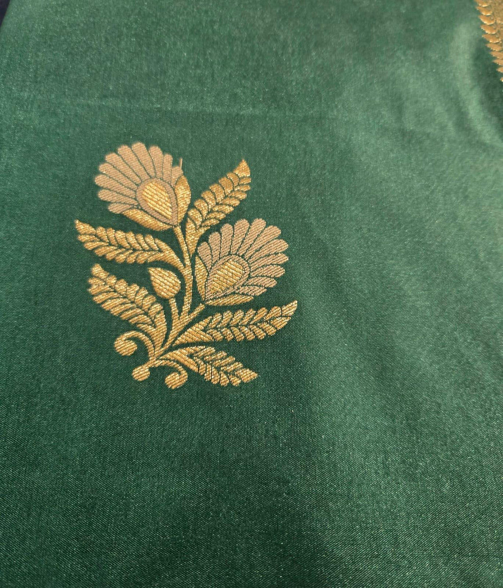 Exquisite green Silk Banarasi Saree Handwoven Elegance. Fall and Pico done