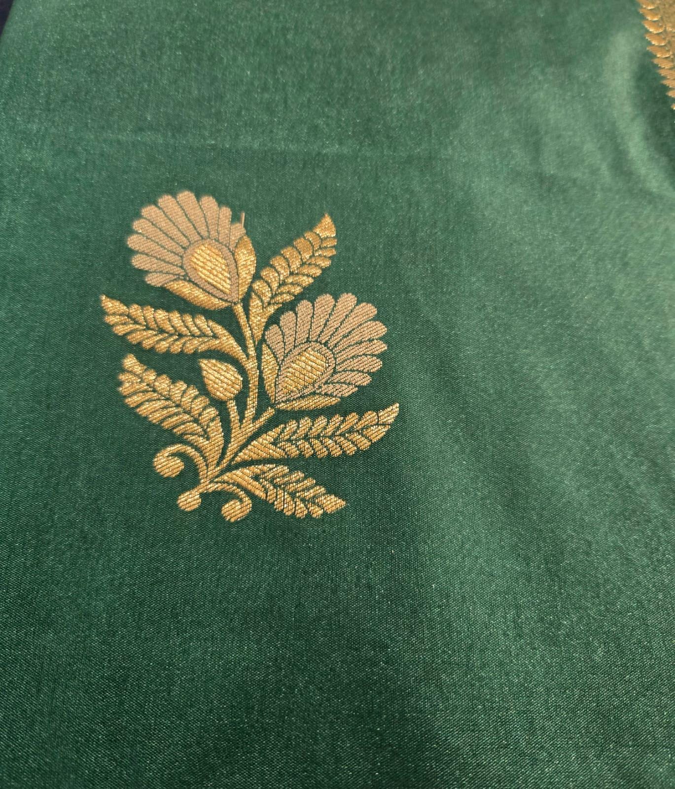 Exquisite green Silk Banarasi Saree Handwoven Elegance. Fall and Pico done