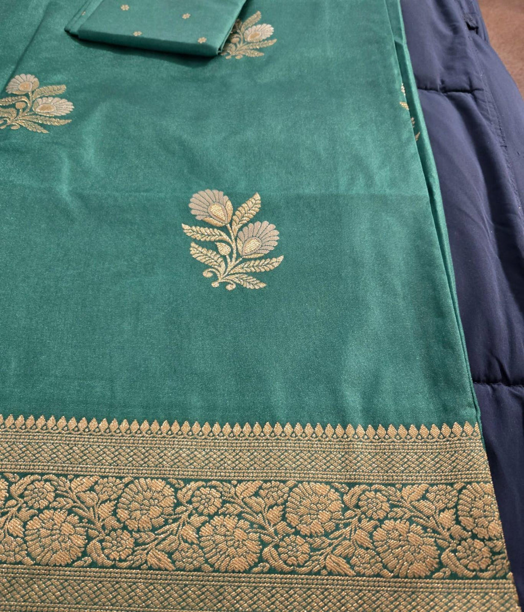 Exquisite green Silk Banarasi Saree Handwoven Elegance. Fall and Pico done