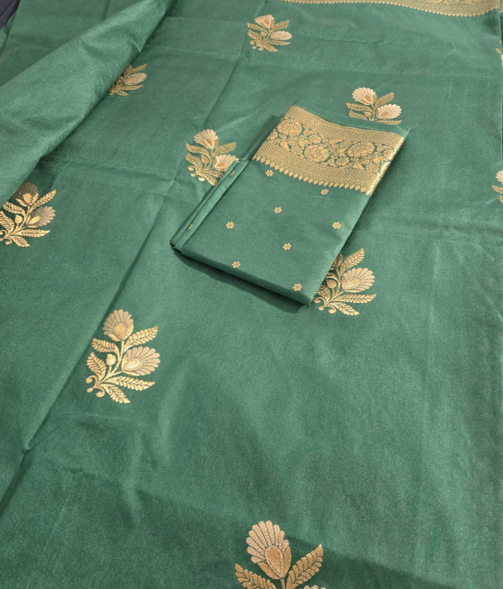 Exquisite green Silk Banarasi Saree Handwoven Elegance. Fall and Pico done