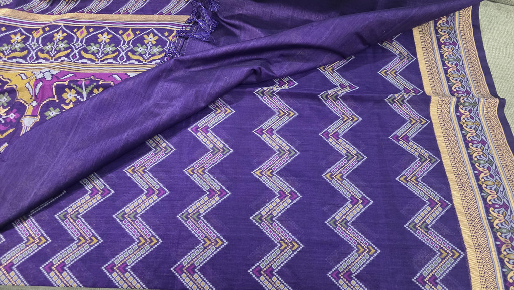 Exquisite Black patola Banarasi Saree Handwoven Elegance. Fall and Pico done