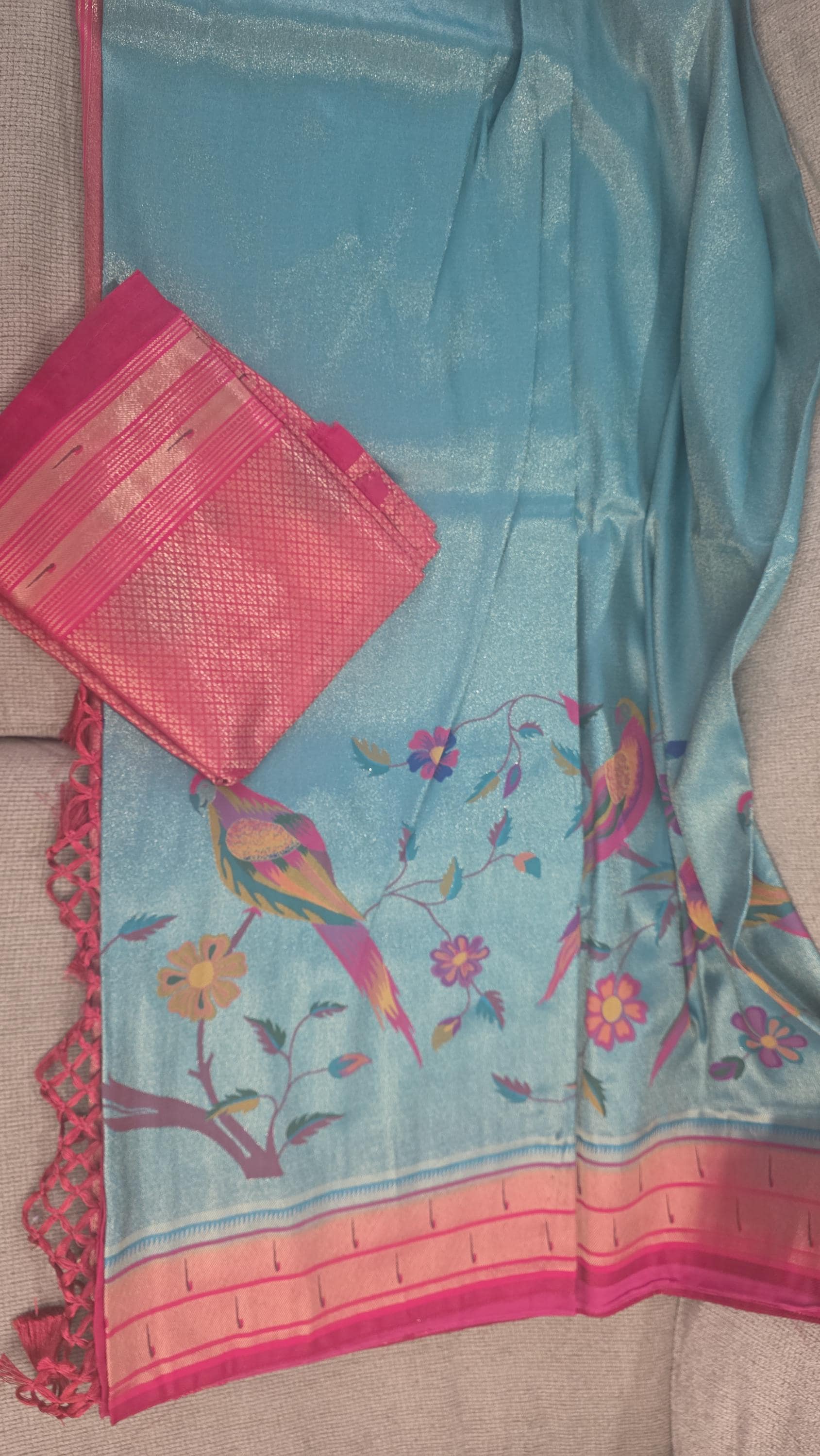 Exquisite Handpaint Weaving Kanchivaram Silk Saree in a radiant rama green and pink