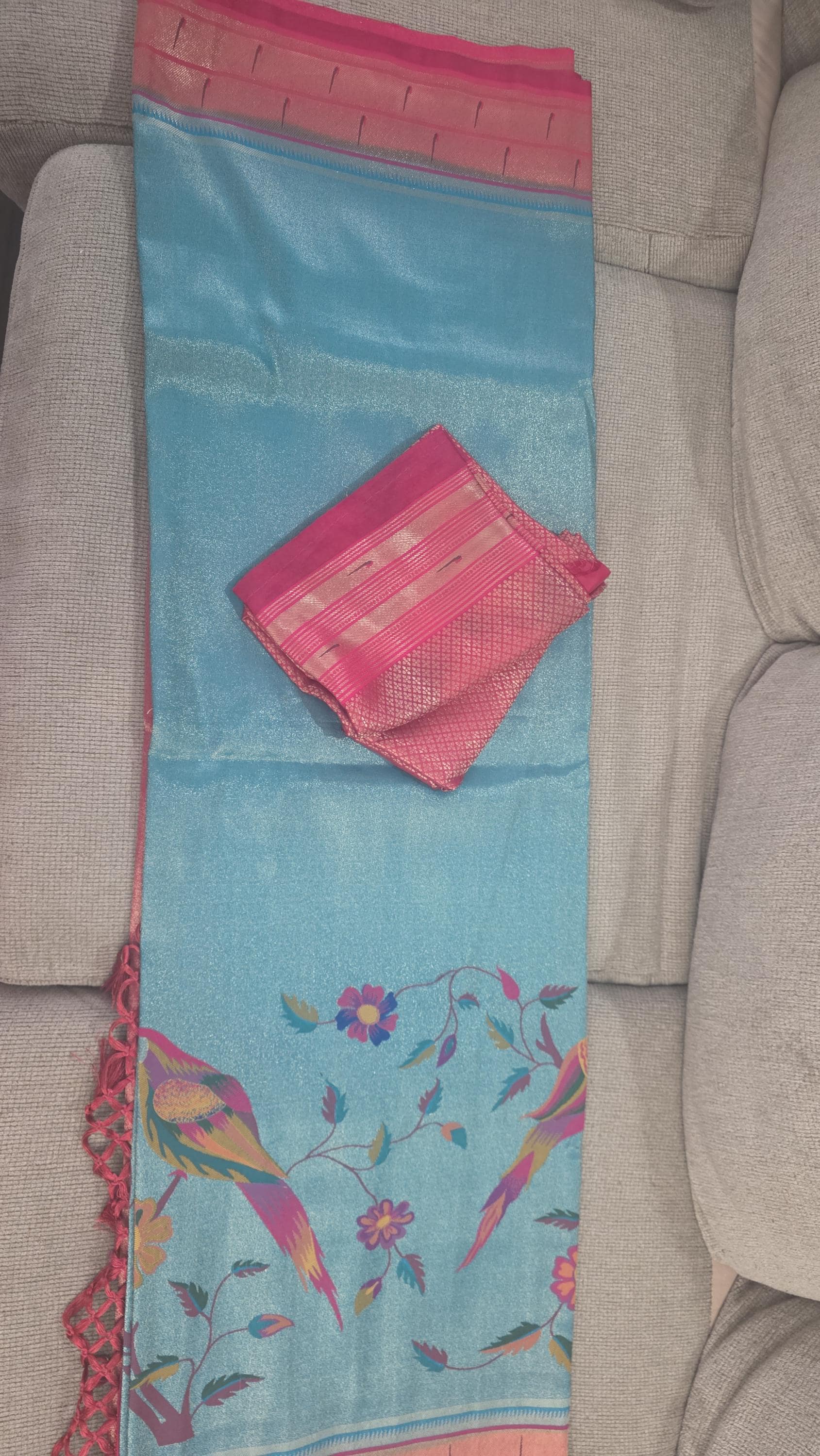 Exquisite Handpaint Weaving Kanchivaram Silk Saree in a radiant rama green and pink