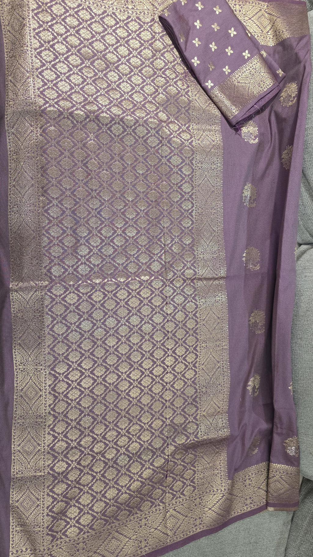 Exquisite mauve Banarasi Saree Handwoven Elegance. Fall and Pico done