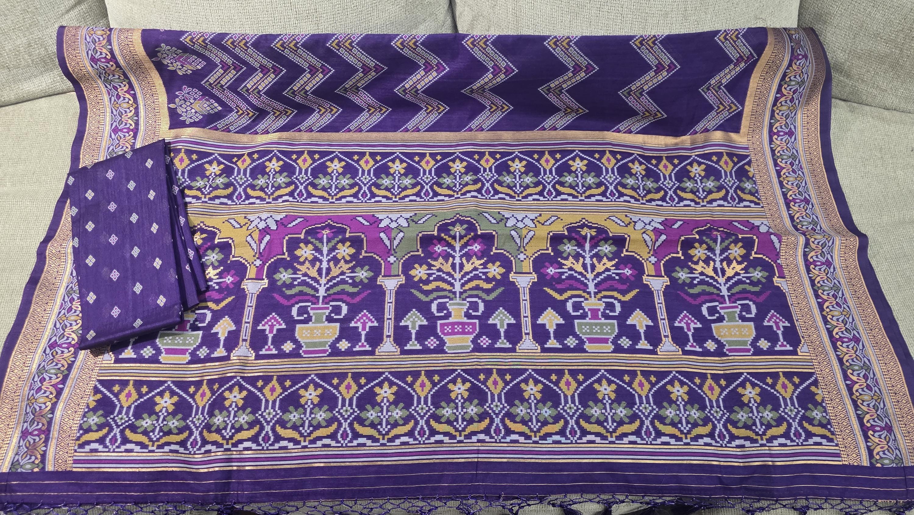 Exquisite Black patola Banarasi Saree Handwoven Elegance. Fall and Pico done