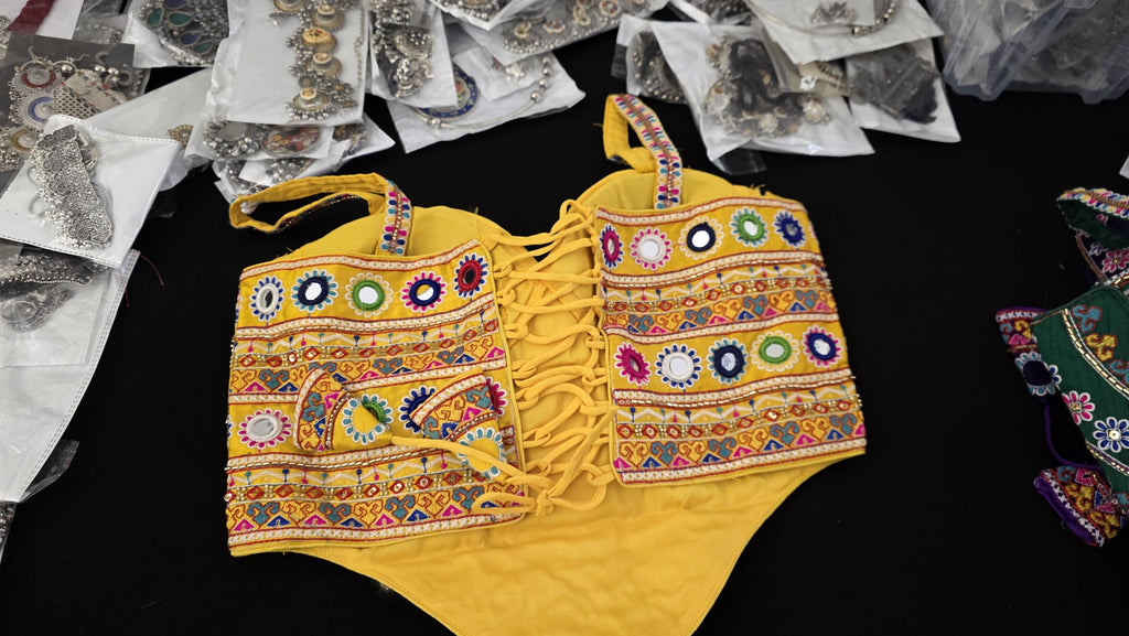 Yellow Hand Embroidered Garba Blouse | Gujarati Chaniya Choli Blouse | Mirror Work & Cowrie Shell Blouse | Navratri 2026 | Handmade Ethnic