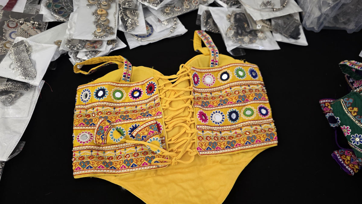 Yellow Hand Embroidered Garba Blouse | Gujarati Chaniya Choli Blouse | Mirror Work & Cowrie Shell Blouse | Navratri 2026 | Handmade Ethnic